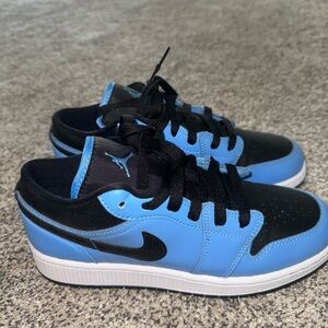 Air Jordan 1 Low University Blue Black
